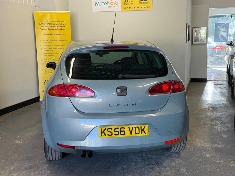 SEAT LEON