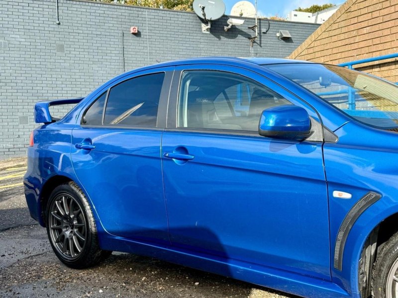 MITSUBISHI LANCER