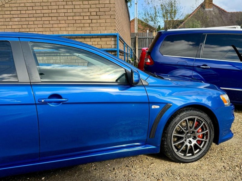 MITSUBISHI LANCER