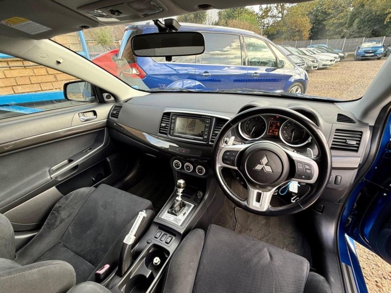MITSUBISHI LANCER
