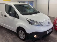 NISSAN E-NV200
