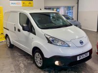 NISSAN E-NV200