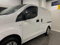NISSAN E-NV200