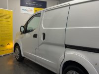 NISSAN E-NV200