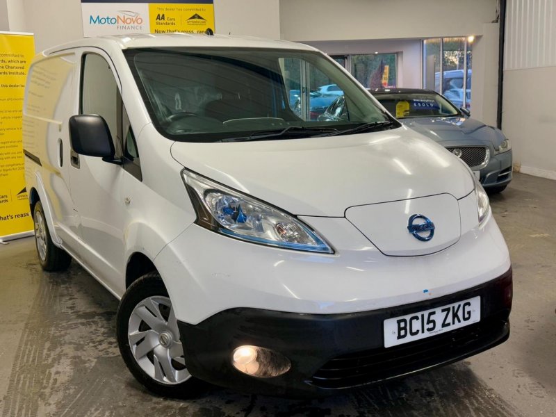 NISSAN E-NV200