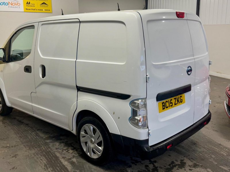 NISSAN E-NV200