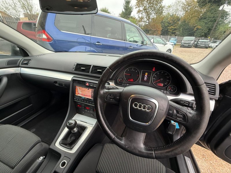 AUDI A4 AVANT