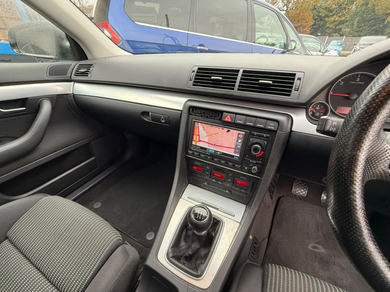 AUDI A4 AVANT