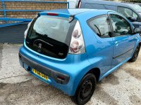 PEUGEOT 107