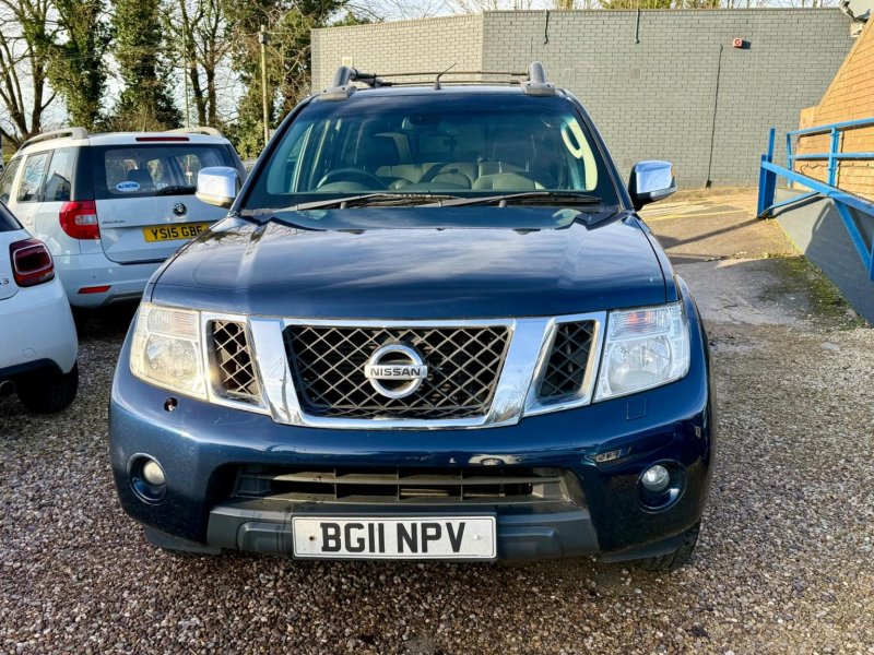 NISSAN NAVARA