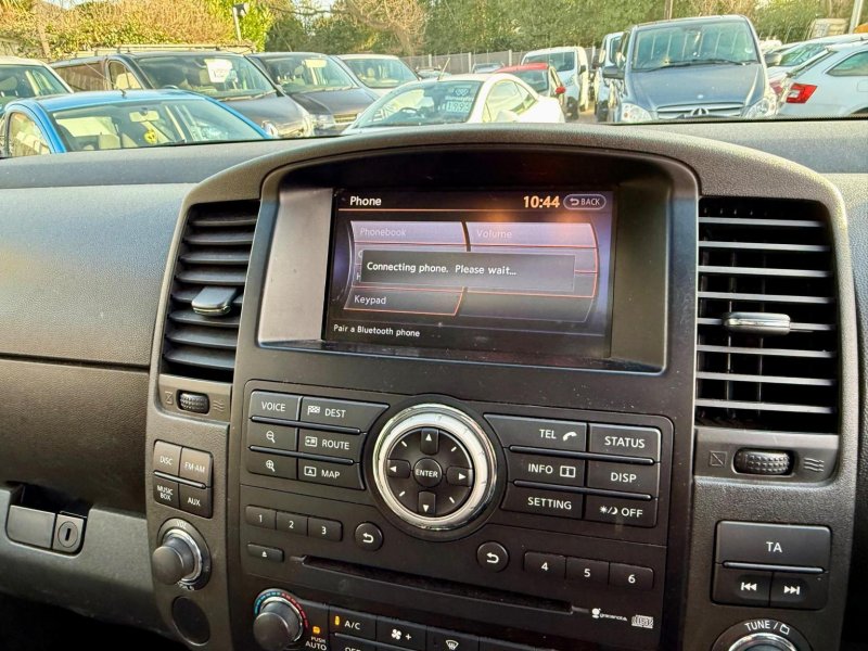 NISSAN NAVARA