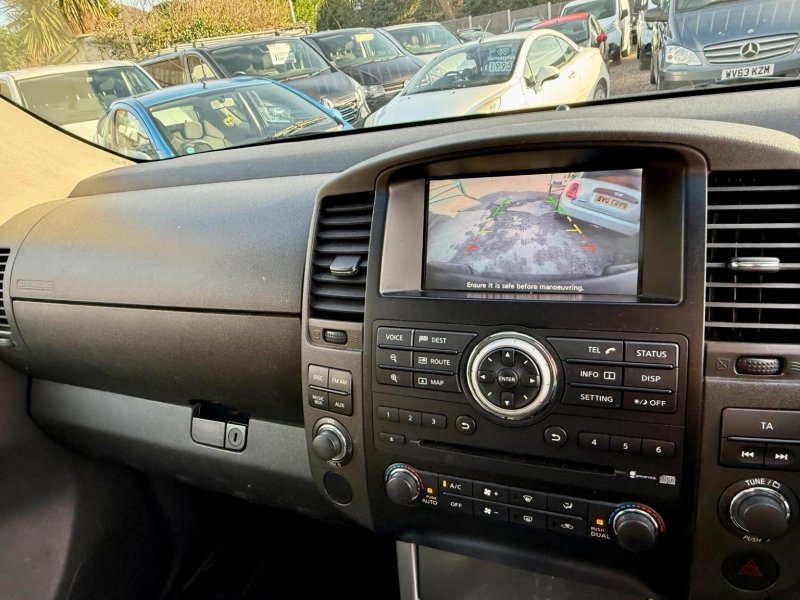 NISSAN NAVARA