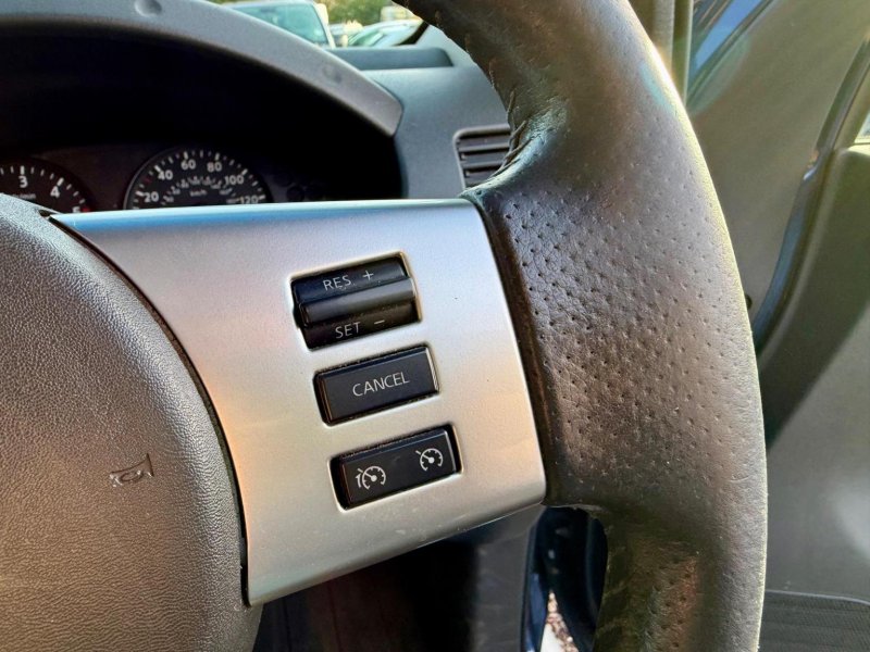 NISSAN NAVARA
