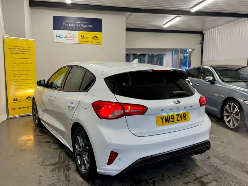 FORD FOCUS