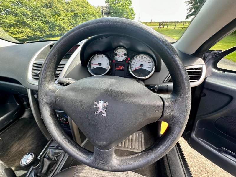 PEUGEOT 207 CC