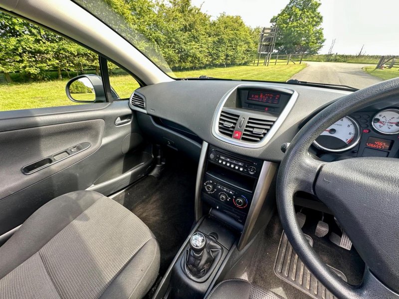 PEUGEOT 207 CC