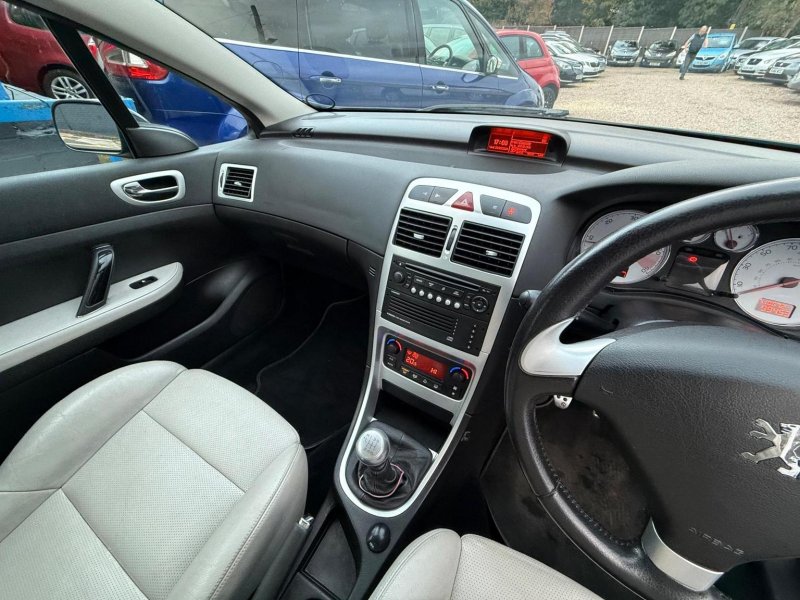 PEUGEOT 307