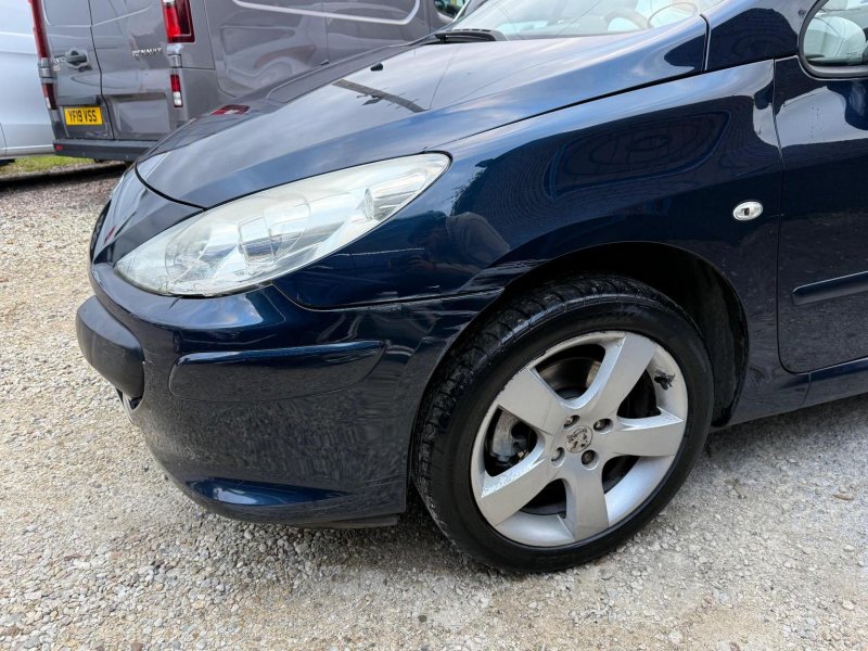 PEUGEOT 307