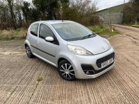 PEUGEOT 107