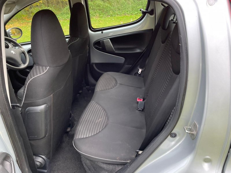 PEUGEOT 107