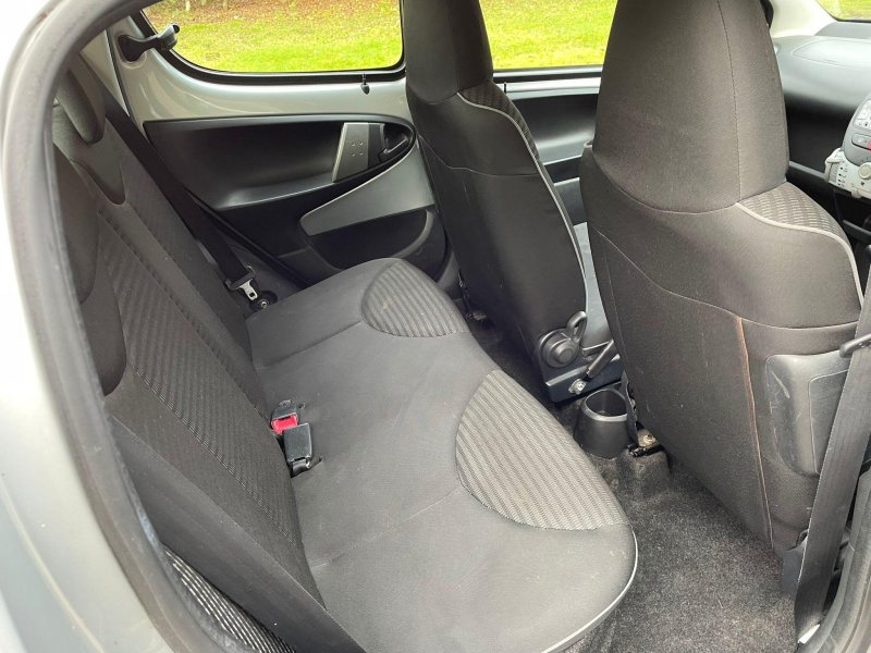 PEUGEOT 107