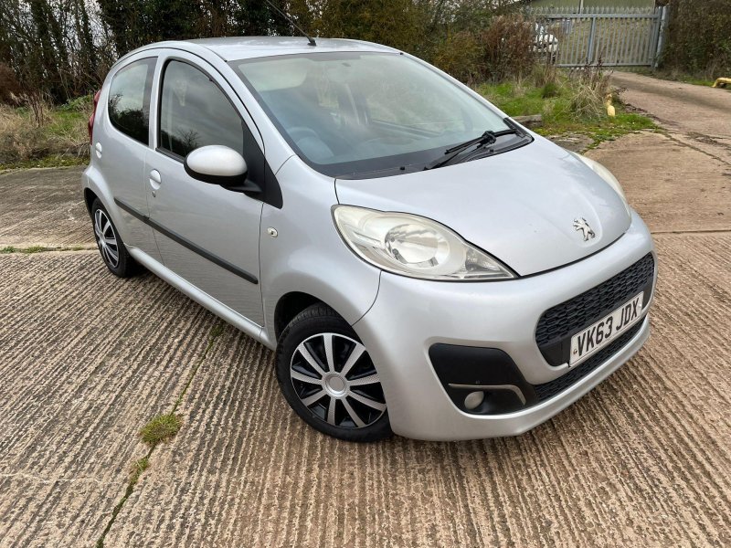 PEUGEOT 107