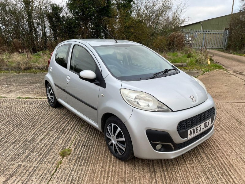 PEUGEOT 107