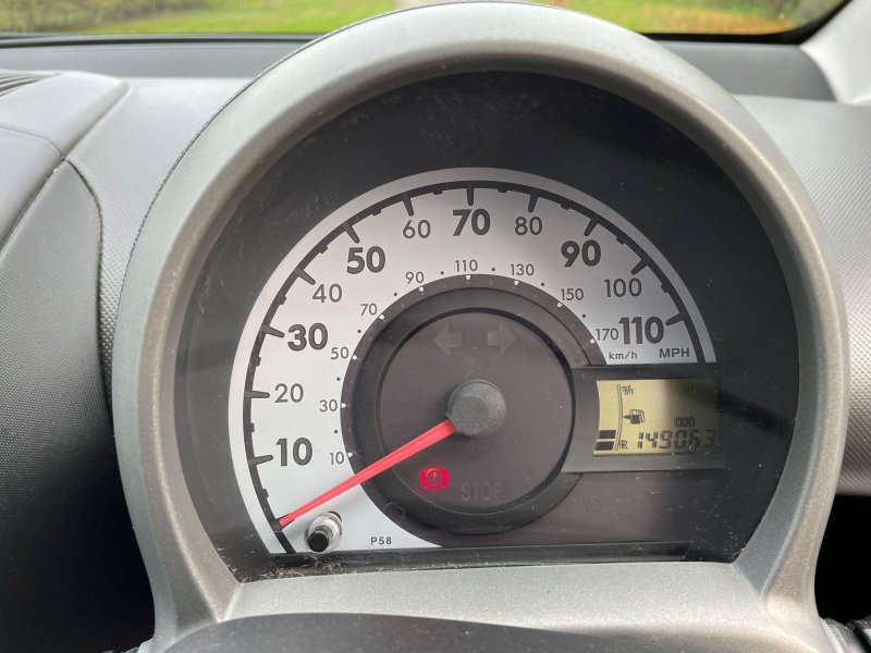 PEUGEOT 107
