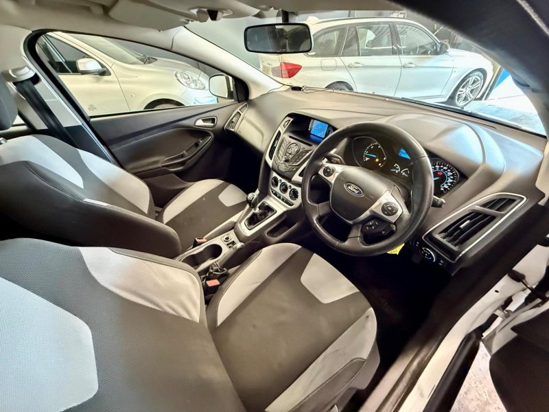 FORD FOCUS