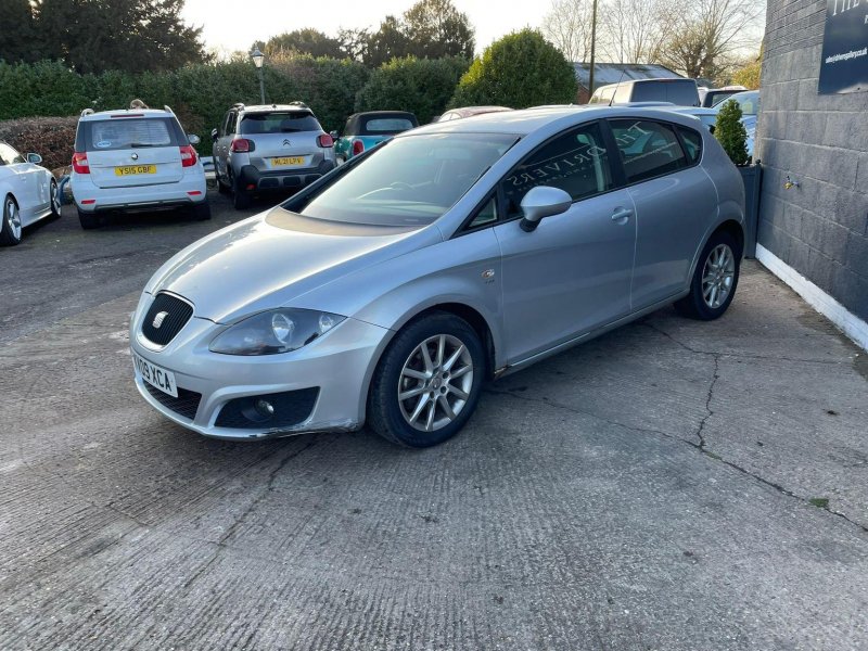 SEAT LEON