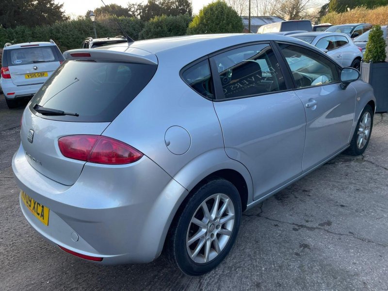 SEAT LEON