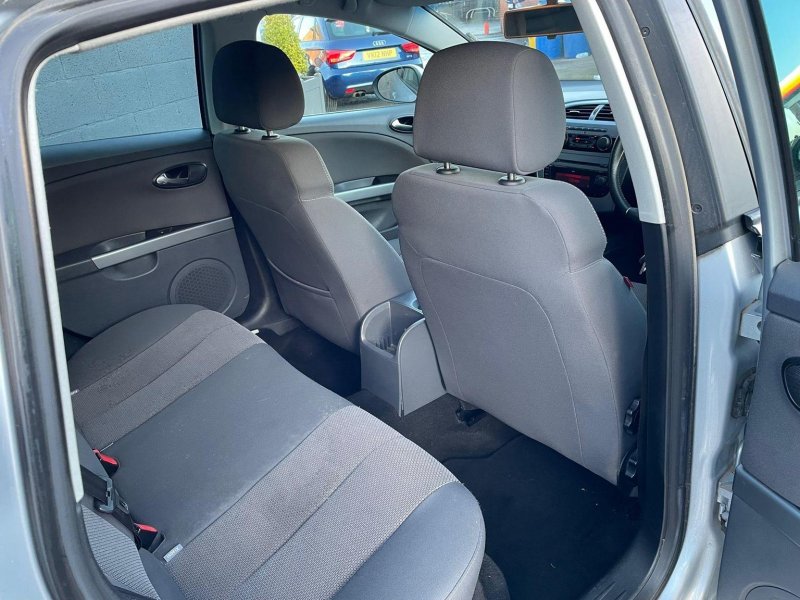 SEAT LEON
