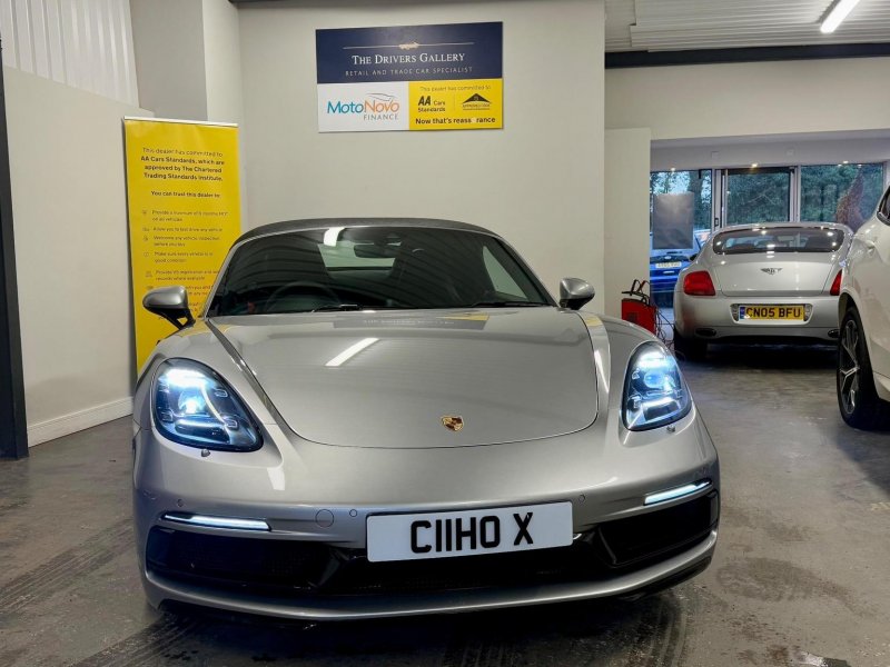 PORSCHE 718