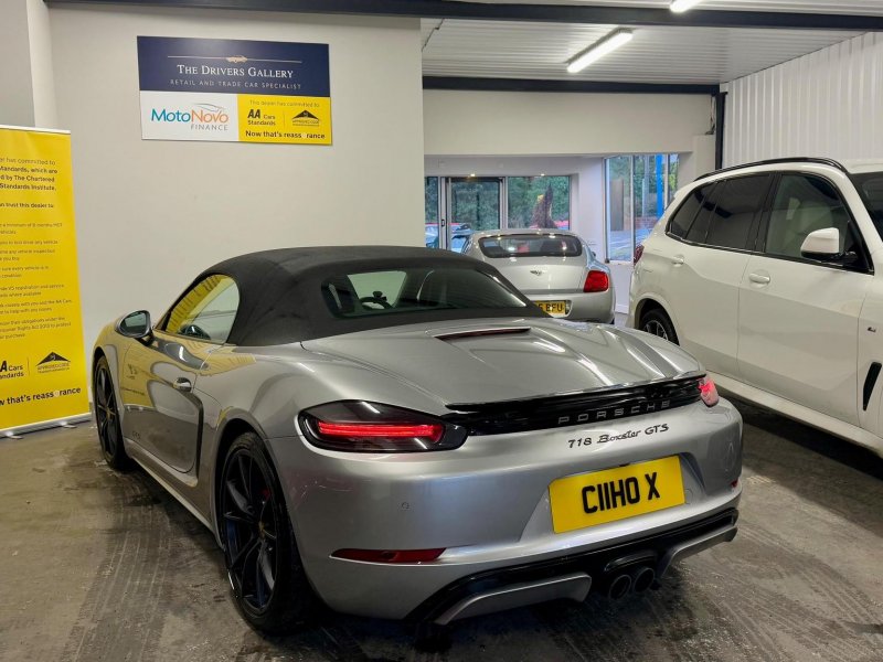 PORSCHE 718