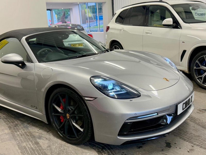 PORSCHE 718