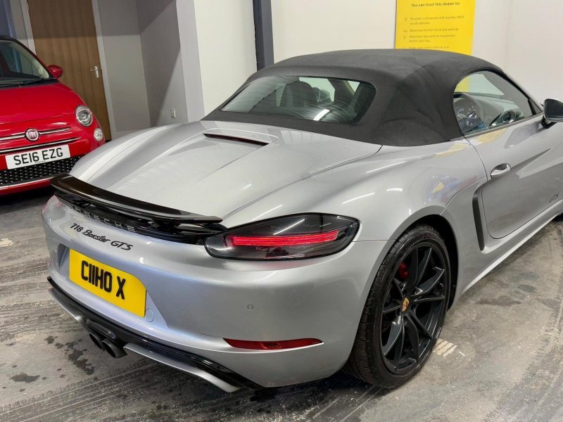 PORSCHE 718