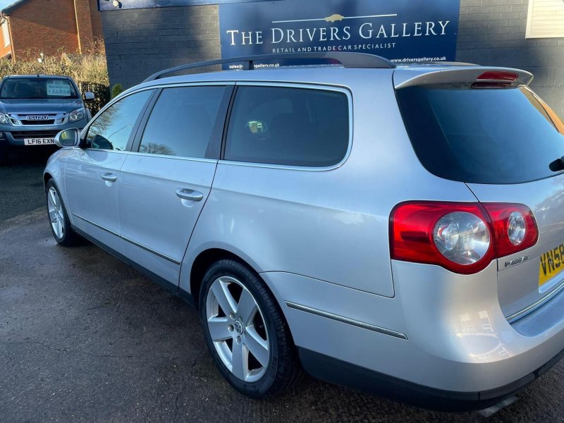 VOLKSWAGEN PASSAT