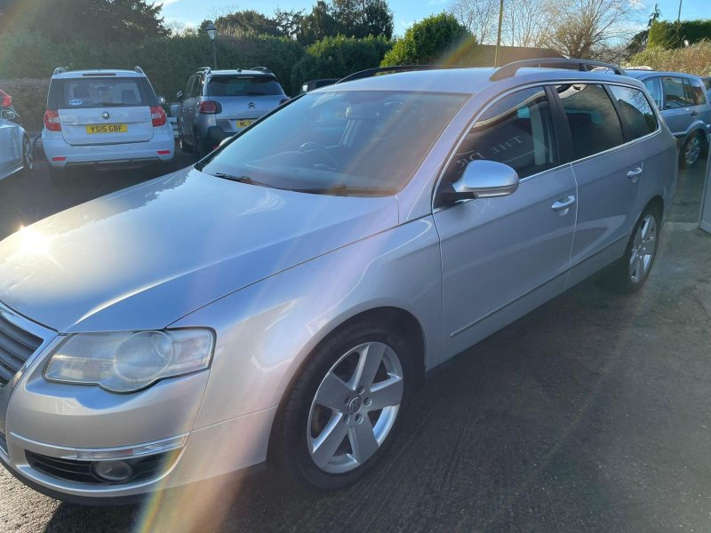 VOLKSWAGEN PASSAT