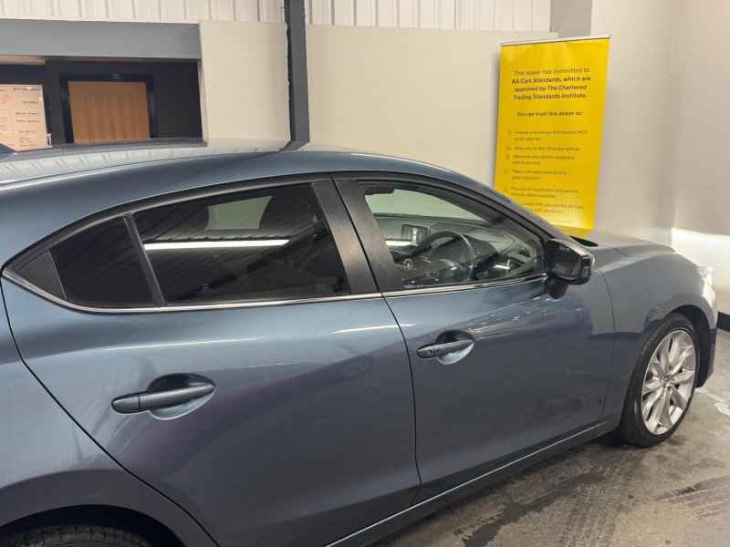 MAZDA MAZDA3