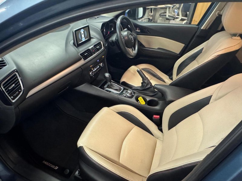 MAZDA MAZDA3