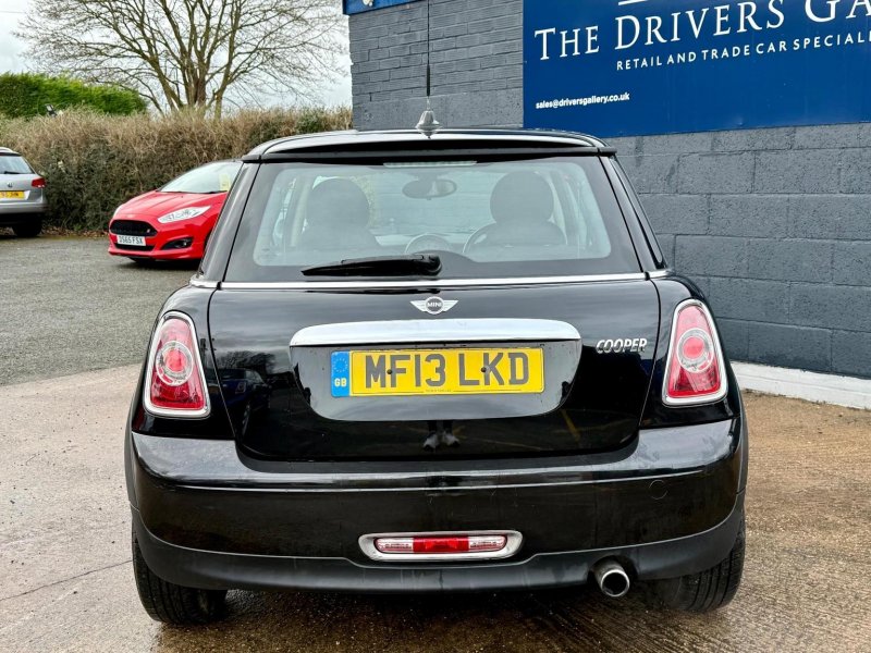 MINI HATCH