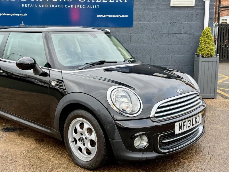MINI HATCH