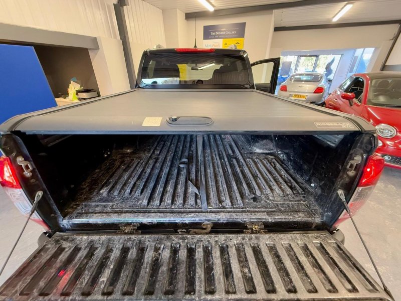 NISSAN NAVARA