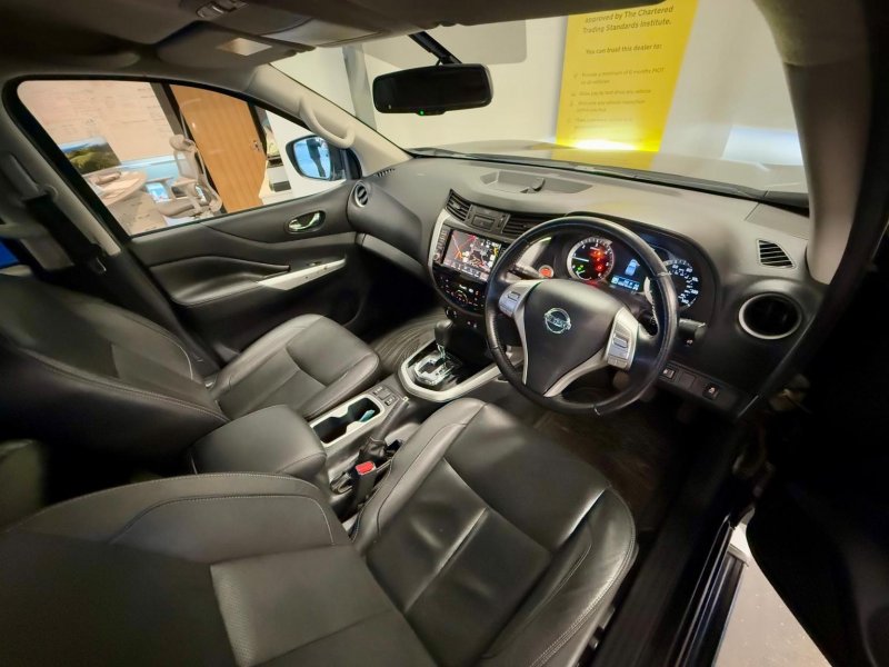 NISSAN NAVARA