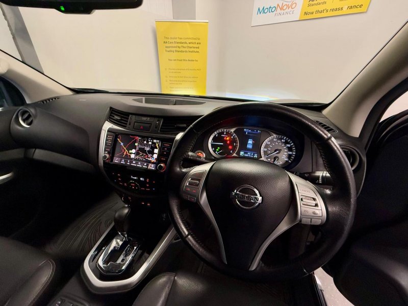 NISSAN NAVARA