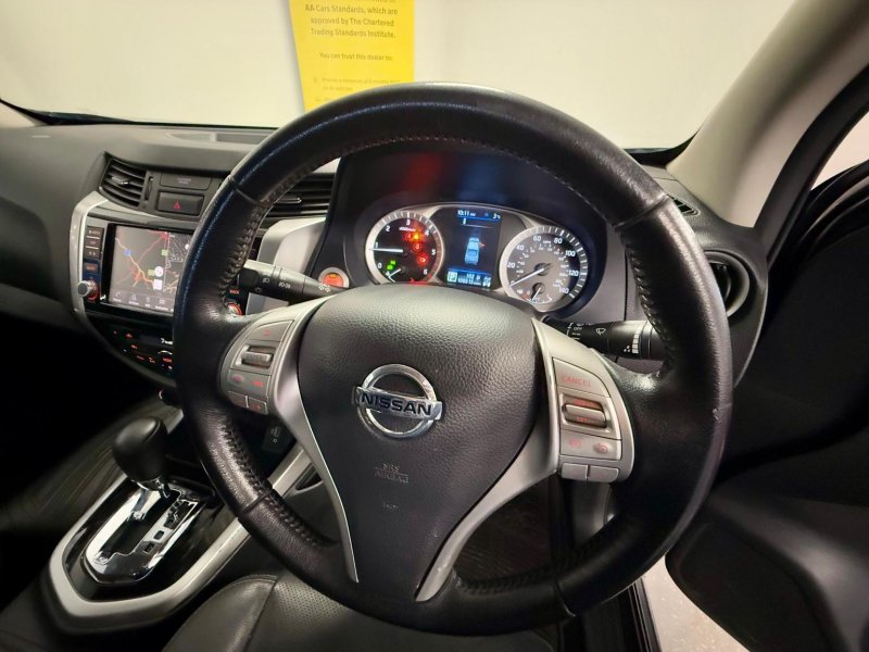NISSAN NAVARA