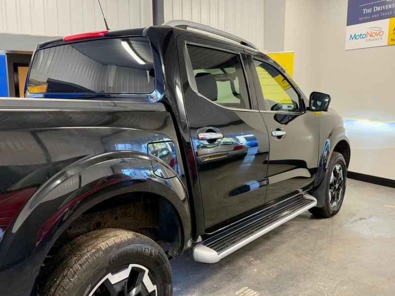 NISSAN NAVARA