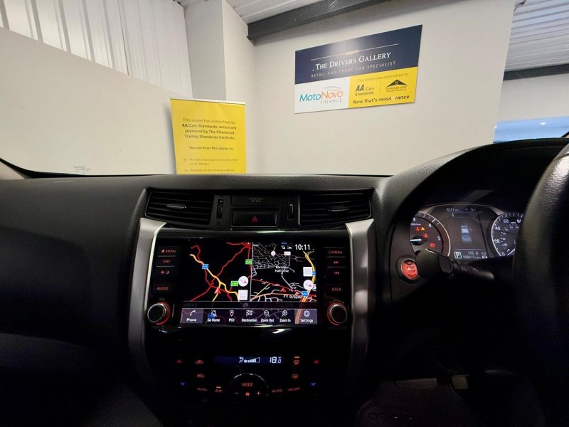 NISSAN NAVARA