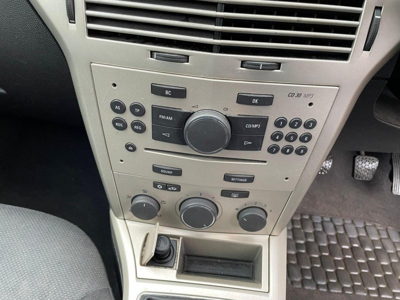 VAUXHALL ASTRA