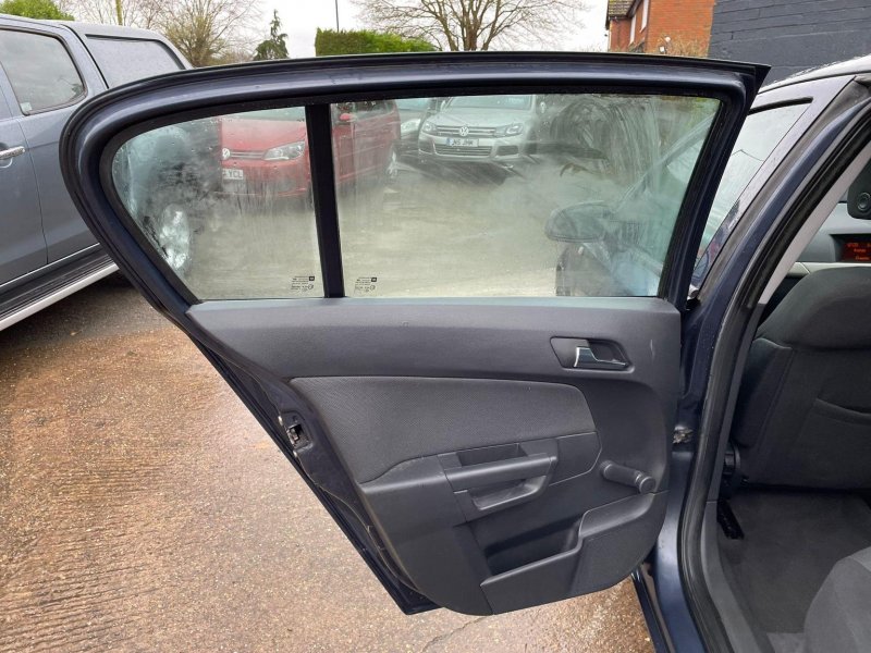 VAUXHALL ASTRA